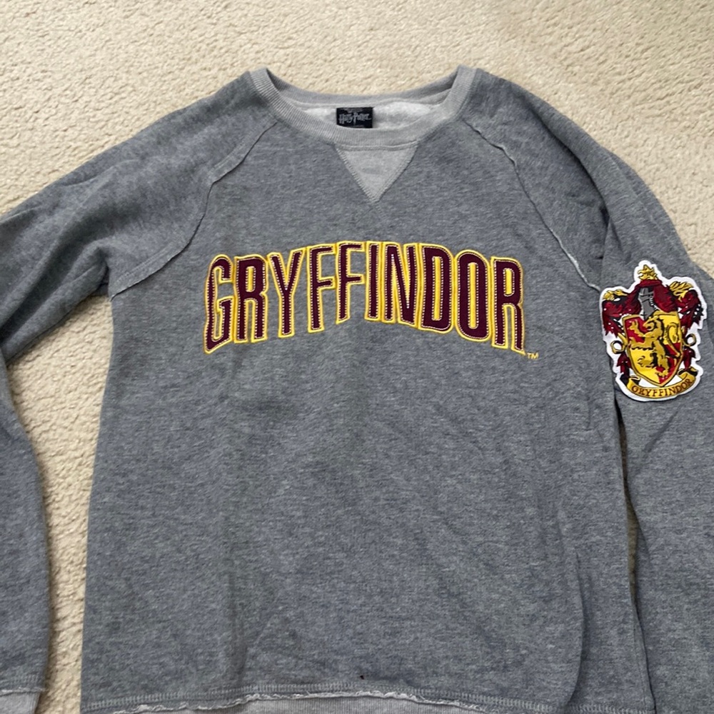 Official Universal Studios Wizarding World of Harry Potter Gryffindor crewneck